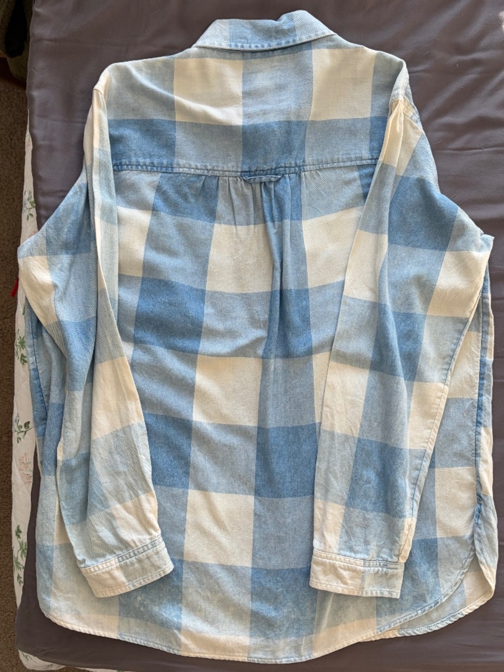 EUC American Eagle Women’s Oversized Flannel Button-Up Shirt Blue Plaid Small - Picture 7 of 10